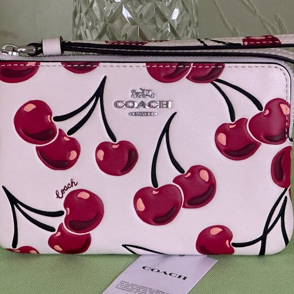 COACH SIGNATURE CHERRY CORNER ZIP WRISTLET:NWT CHALK/MULTI CZ451 - Picture 2 of 6